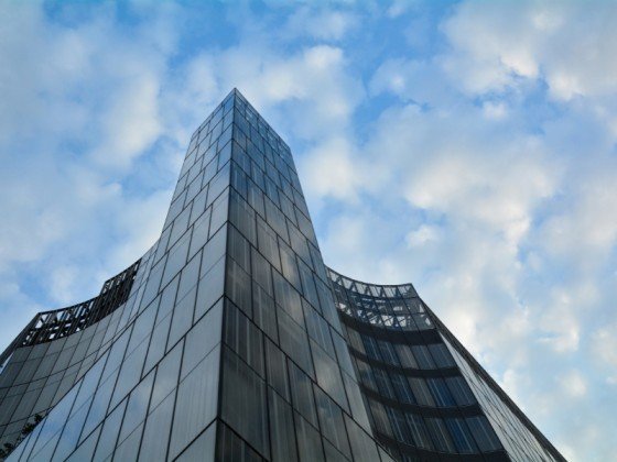 The Complete Guide to Structural Glazing & Curtain Wall Systems in Modern Architecture
